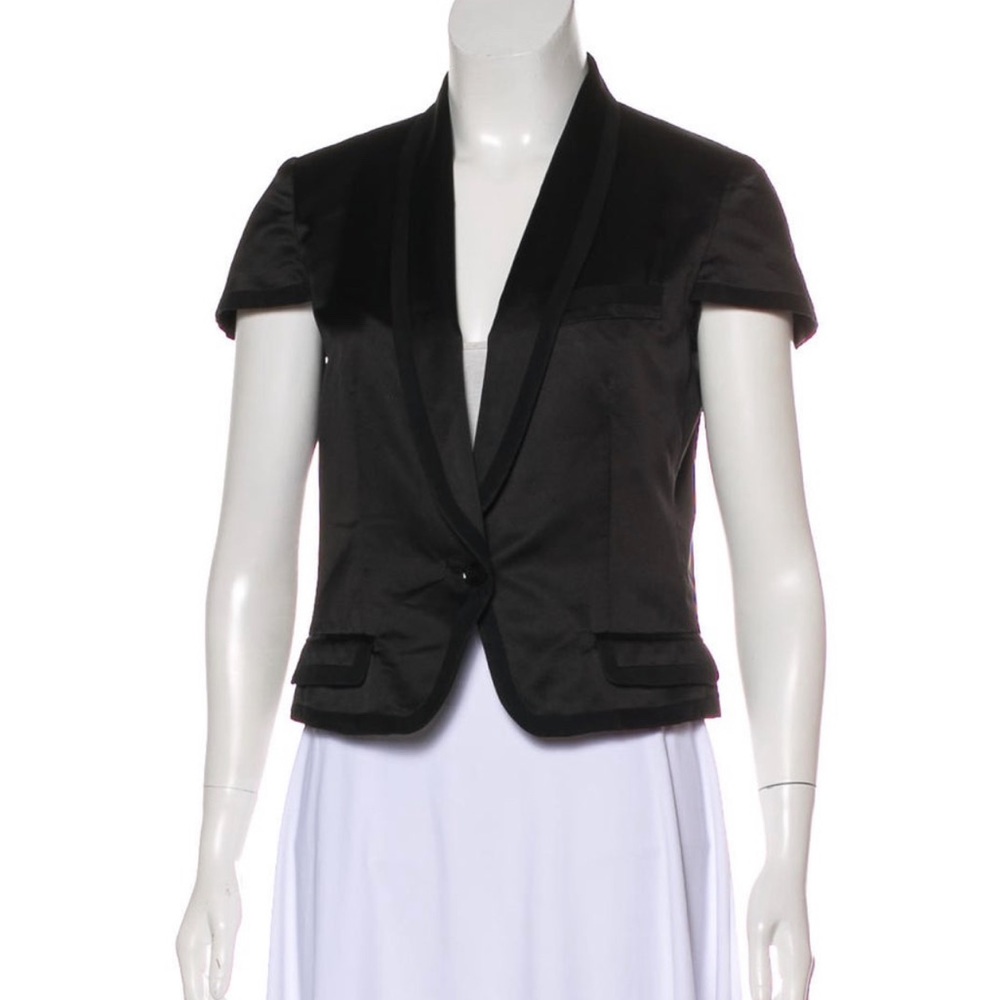 Dolce & Gabbana
Silk Short Sleeve Blazer
Size: M I US6, IT42